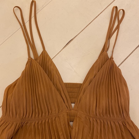 A.L.C Arianna Cutout Pleated Maxi Dress - Picture 10 of 16